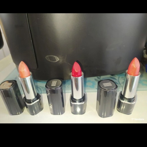 Elizabeth Arden creamy lipsticks set of 3 new