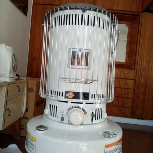 Kero-Sun Omni 230G kerosene heater like new with box and 2 containers 20L