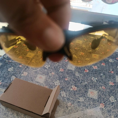 Wireless sunglasses new with Bluetooth, headphones and microphone