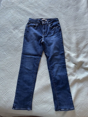 Levi's jeans 724 size 28 like new