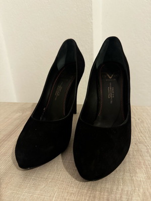 Ιταλικές γόβες Versace 19.69 suede leather σαν καινούργιες, μέγεθος 39, μαύρες