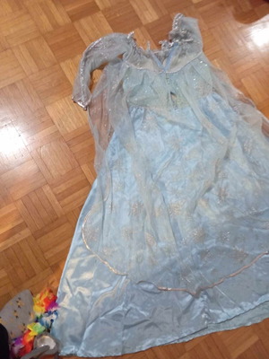 Frozen carnival costume used, size 12 with broken zipper