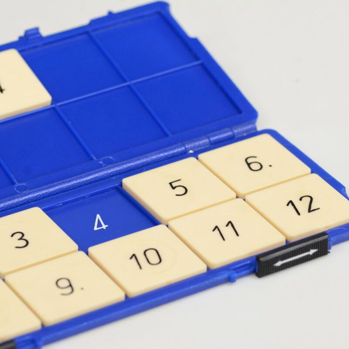 LÜK (ΛΥΚ) case used vintage base with 12 tiles