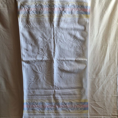Vintage cotton bath face towel with handmade crochet lace border Indanthren
