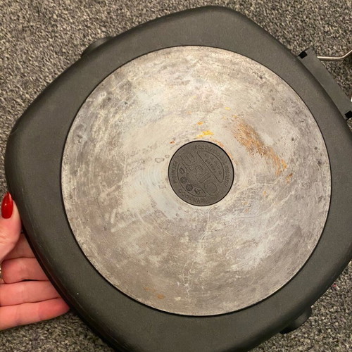 Grill frying pan ridges with adjustable handle used