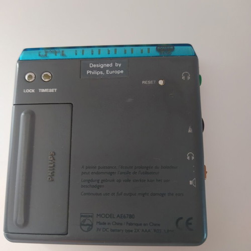Phillips AE 6780 radio used, fully functional