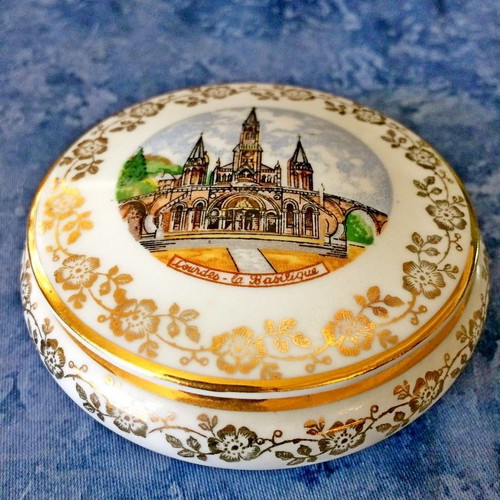 Porcelain decorative box Limoges France 1960s