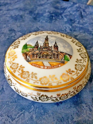 Porcelain decorative box Limoges France 1960s