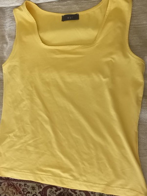 Yellow tank top like new