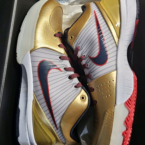 Kobe 4 Gold Medal athletic shoes new, Nike, gold size 45