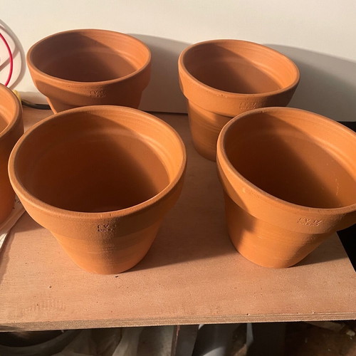 Clay pot EV17 made in Italy with hole new (16.5cm diameter x 14cm height)