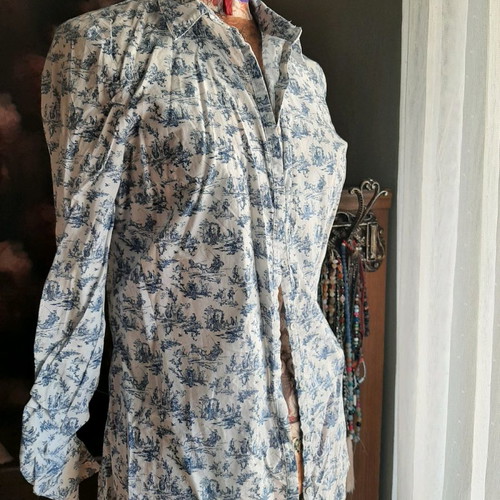 Women's long sleeve shirt used, size S