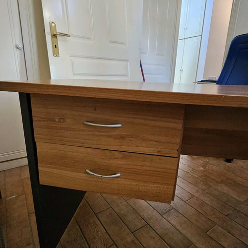Professional desk like new made of wood with two drawers