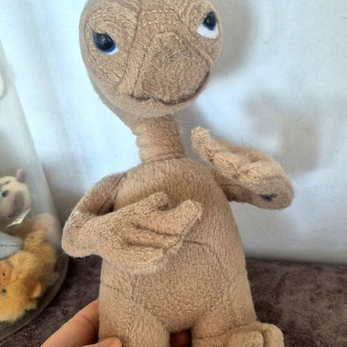 E.T The Terrestrial plush doll used, 20 cm