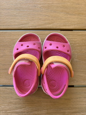 Crocs kids sandals used, size C4 (19-20), fuchsia and orange