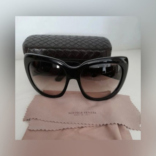 Bottega Veneta Sunglasses like new, black oversized acetate frame
