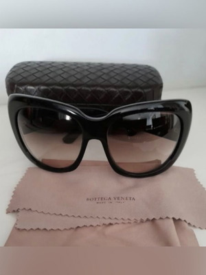 Bottega Veneta γυαλιά ηλίου σαν καινούργια, μαύρος κοκάλινος σκελετός oversized