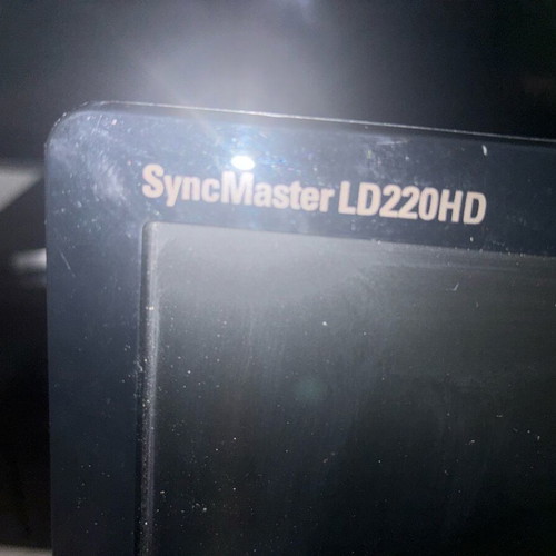 Led TV PC Monitor LD220HD like new