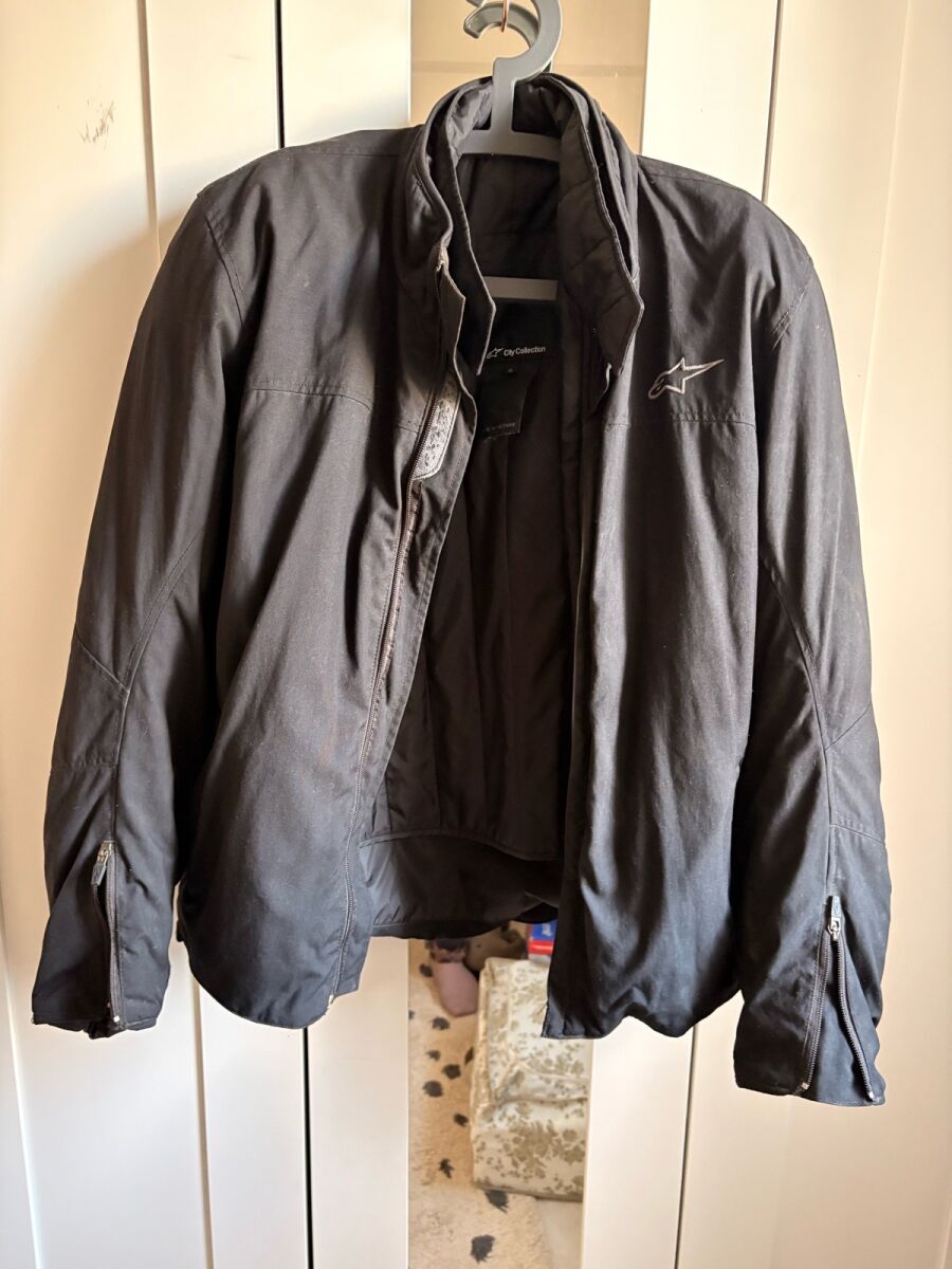 ALPINESTARS City Collectionフード付ジャケットMサイズ Alpinestars City Collection black XL… - € 30,00 - Vendora.cy