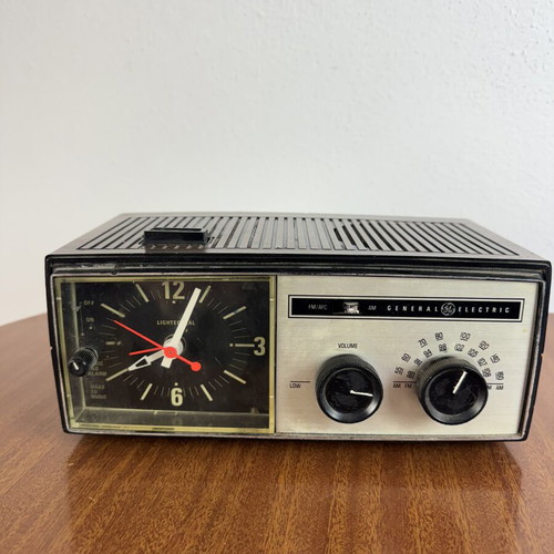 Vintage radio clock General Electric used