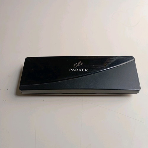 Parker pen/pen case used, unknown era