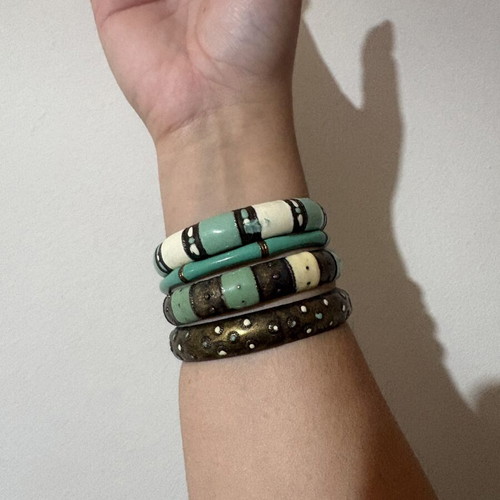 Metal bracelet set like new, white and silver
