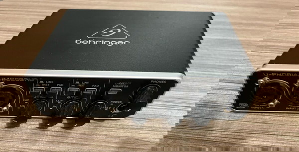 Behringer U-Phoria UMC202HD