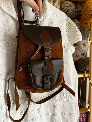 Sude genuine leather women's backpack used, vintage 90’s leather