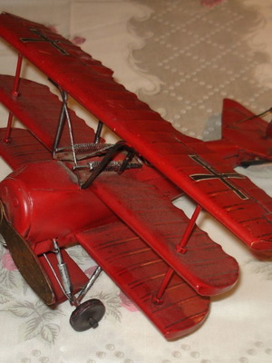 Винтидж метална декоративна трiplane "Червеният барон" Fokker Dr.I | Ръчно изработен модел от Първата световна война