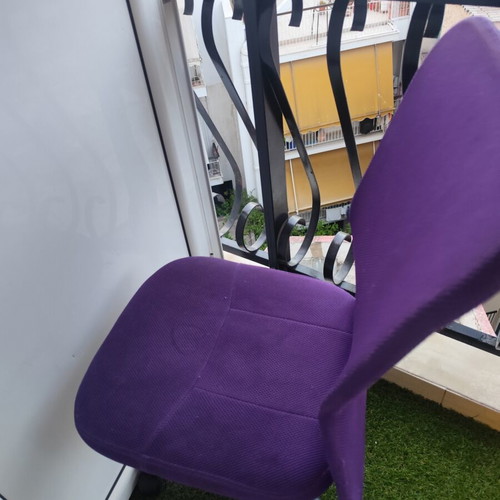 Office chair swivel used with breathable fabric