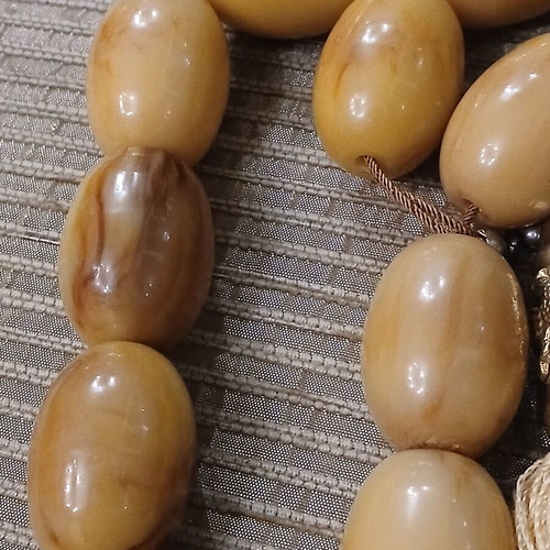 Komboloi German Bakelite Mastic used, 15 large beads