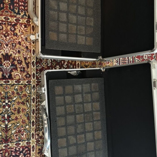 Suitcases for 2€ Coin Collection new
