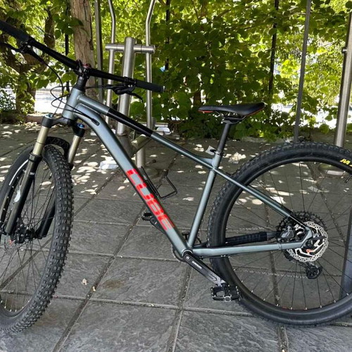 Cube Analog mountain bike like new with FOX suspension and tubeless tyres