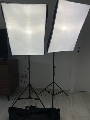 Ombar LED Photo Studio Lightbox like new, set of two