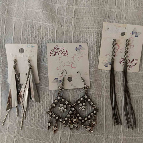 Set of 10 silver-tone jewelry pieces