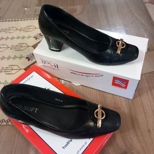 B-Soft black pumps like new, comfortable and elegant size 39