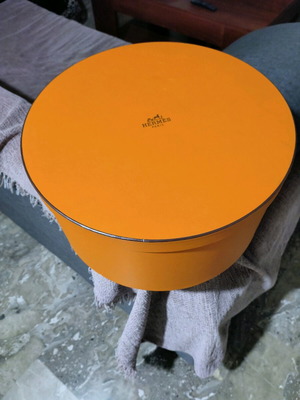 Κουτί από καπέλο Hermes 40×20cm σαν καινούργιο