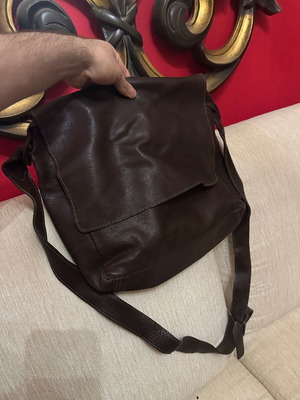 Messenger bag used, dark brown with adjustable strap and flap