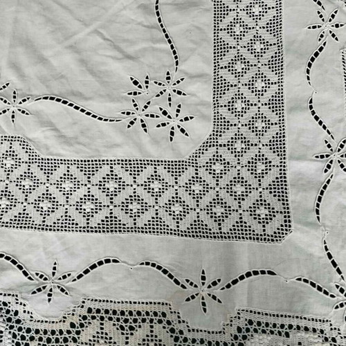 Handmade crochet tablecloth 140x140 new