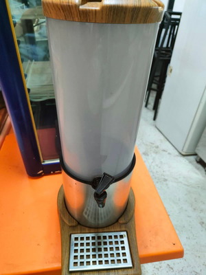 Cold beverage dispenser used for small units