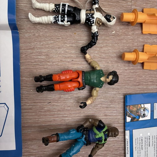 GI Joe Raider vintage vehicle with 3 figures