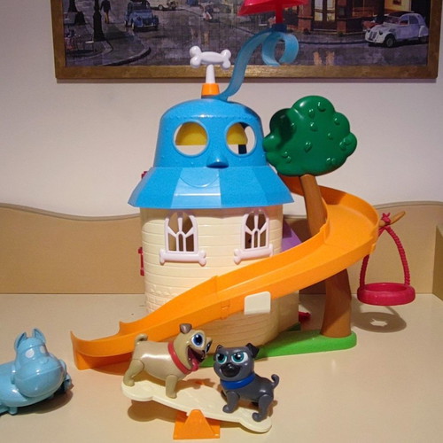 Paw Patrol playset used, Disney Bingo and Rolly doghouse