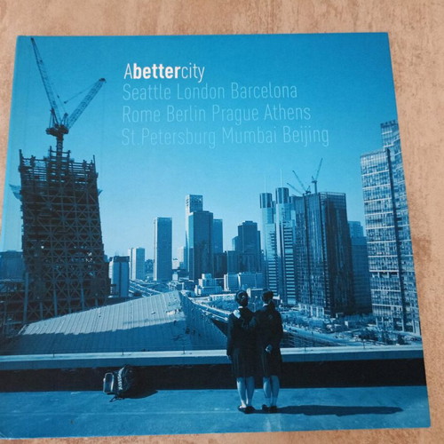 A Better City book in very good condition, English-Italian