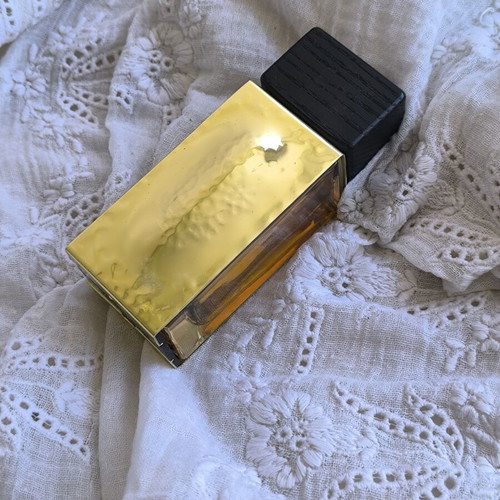 Donna Karan Gold Eau de Parfum 50ml like new, collectible fragrance