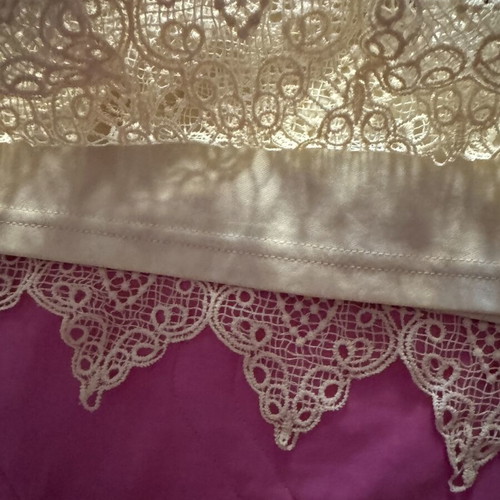 Yellow lace top used, size M
