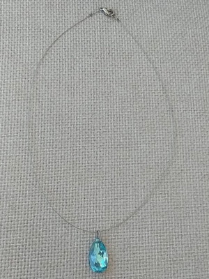 Handmade short necklace with turquoise crystal and silver wire