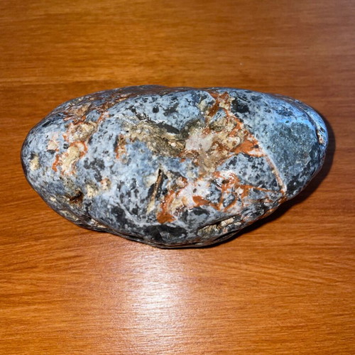 Natural stone with quartz veins new, decorative