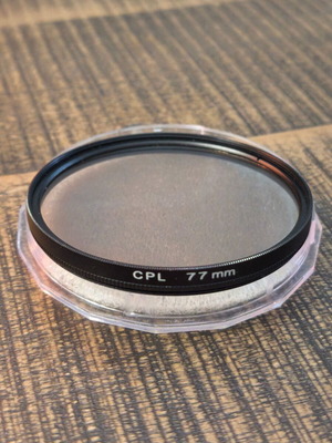 77mm CPL filter like new, polarizing for clear sky