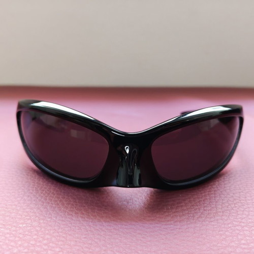 Balenciaga Skin Cat-Eye Sunglasses shiny black, like new