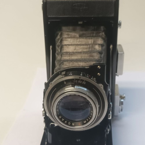 Zeiss Ikon ercona vintage folding camera used from 1950